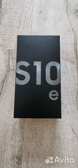 Samsung Galaxy S10e, 6/128 ГБ