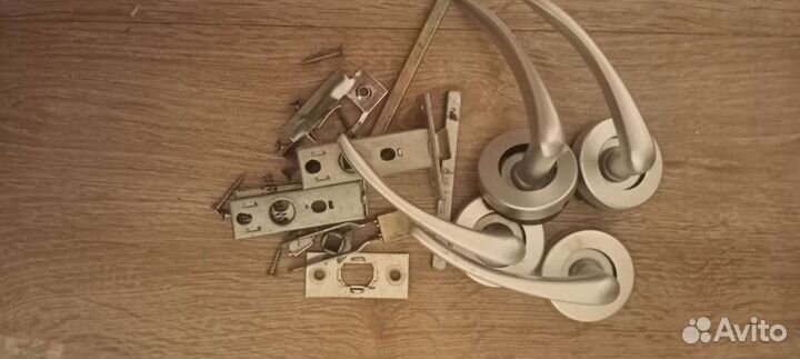 Ручки дверные с замком за 1 шт