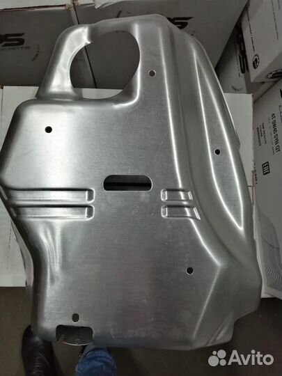 Дефлектор глушителя левый (514054202)