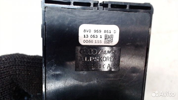 Кнопка стеклоподъемника Audi A3, 2013