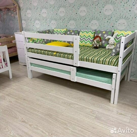 Выдвижная кровать из березы для 2-х детей