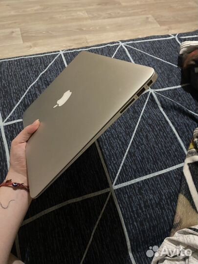 Macbook air 13 2019 в отличном состоянии
