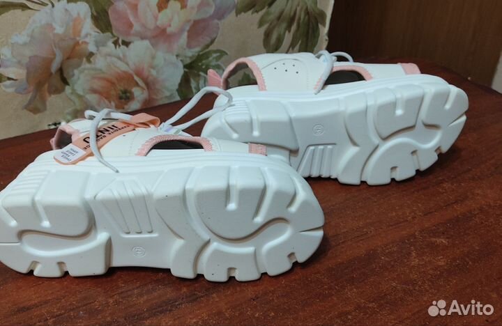 Босоножки 37(24 см.)