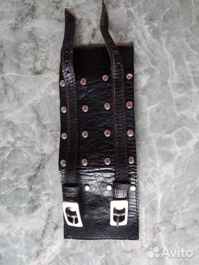 Кожаный браслет