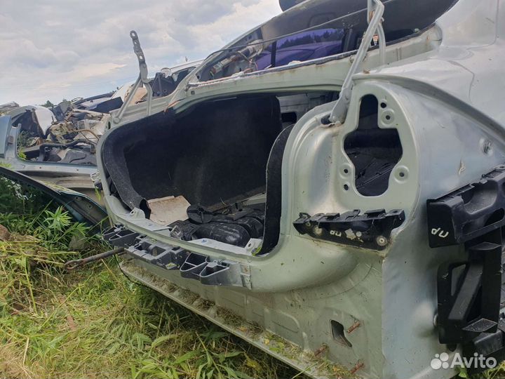 Крыло заднее правое левое Renault megane 2 седан