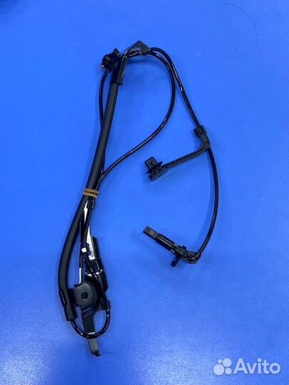 Датчик abs передний левый Toyota Camry V70/V75