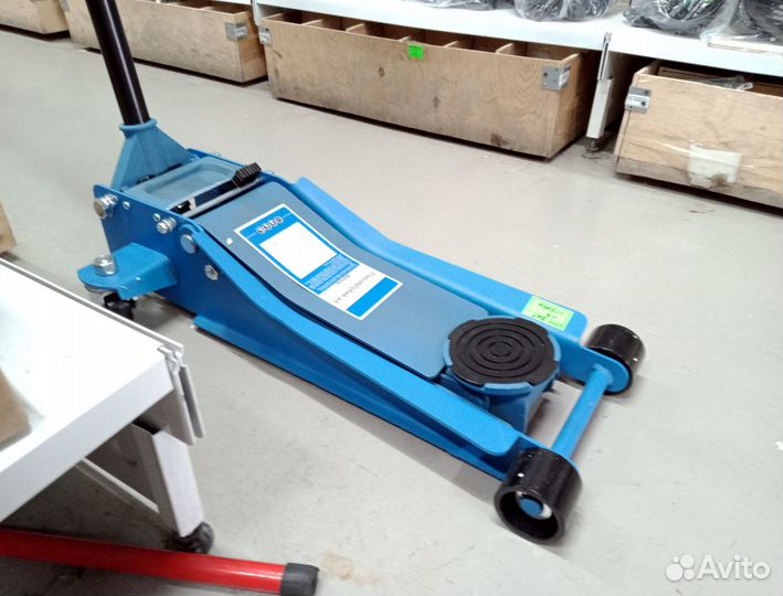 Домкрат подкатный 3 тонны