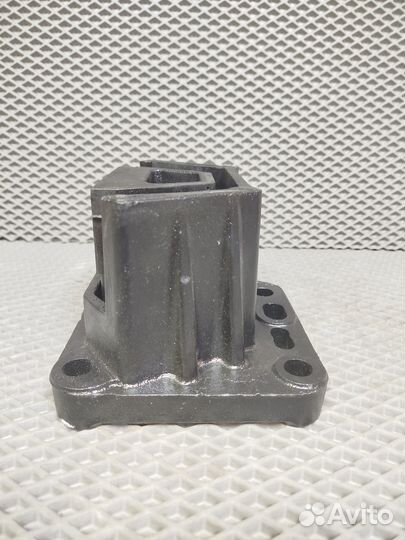 Подушка двс передняя X3000 2-а отверстия правая