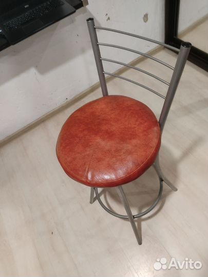 Барный стул