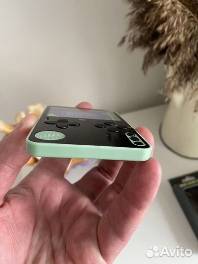 Карманная игровая приставка