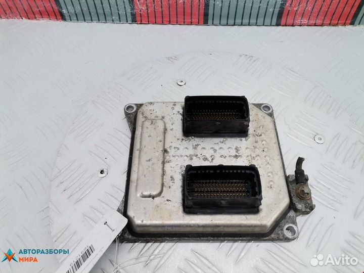 Блок управления двигателем Opel Zafira