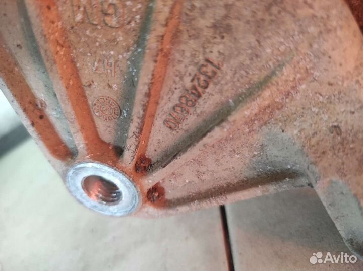 Кронштейн двигателя задний Chevrolet Cruze J300