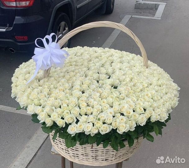 Розы в корзине 101 роза