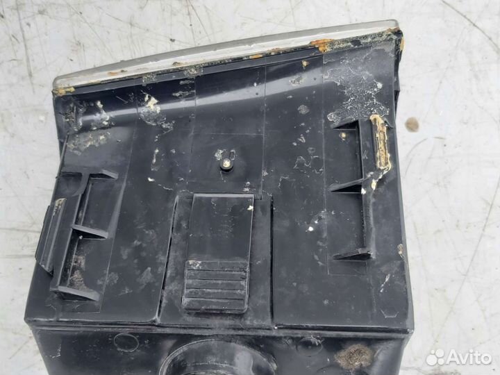 Поворотник передний левый Volkswagen Passat b3