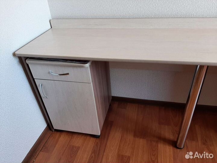 Стол письменный для двоих