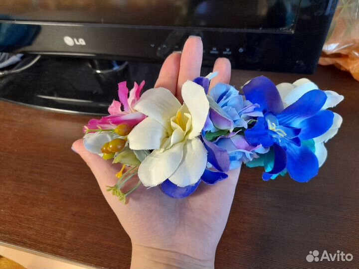 Ободок для волос с цветами