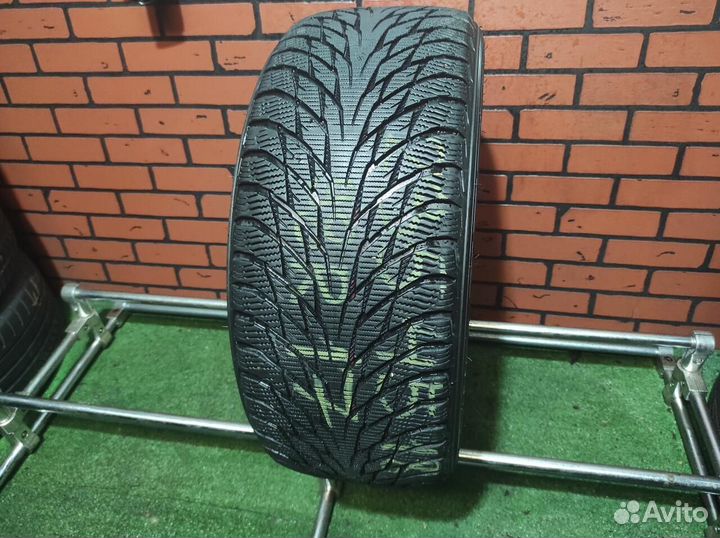 Nokian Tyres Hakkapeliitta R2 235/45 R18 98R