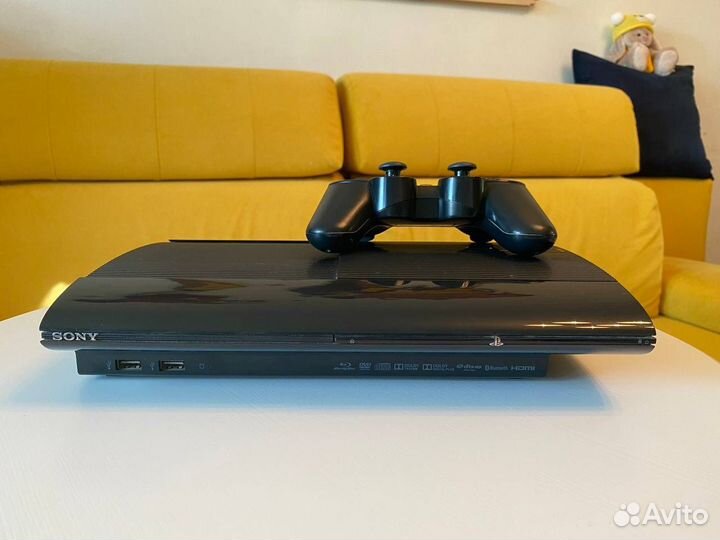 Sony playstation 3 super slim (PS3)