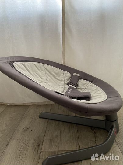 Шезлонг детский Nuna Leaf