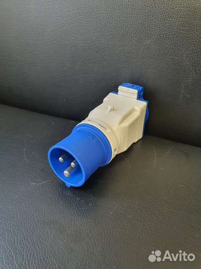 Адаптер (переходник с круглой 3-контактной розетки