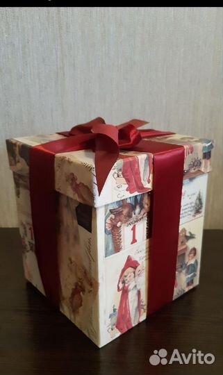 Коробка подарочная новогодняя с наполнителем