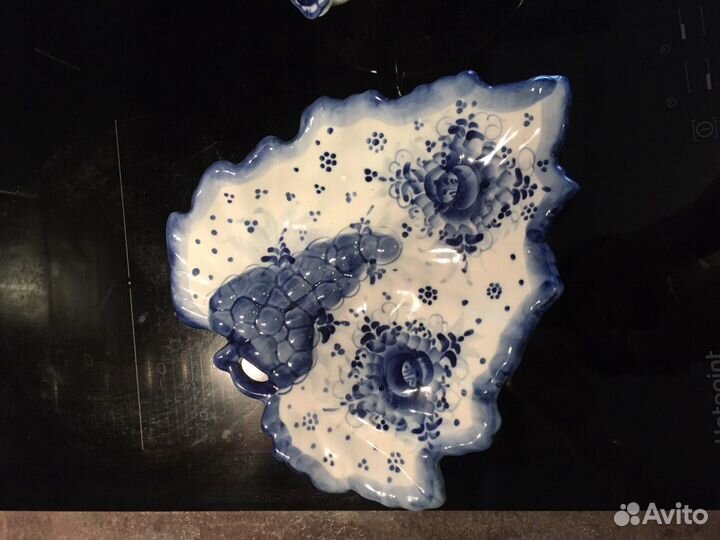 Конфетница, салатник и масленка гжель