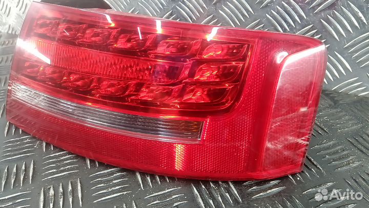 Б/У Б/У Фонарь задний правый 8T8945096D VAG