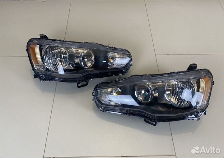 Фара правая / левая