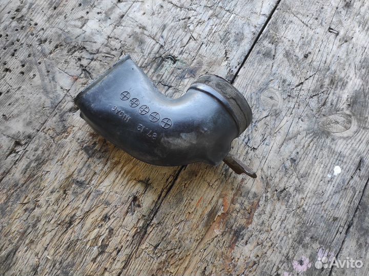 Патрубок воздухозаборника Toyota Carina T170