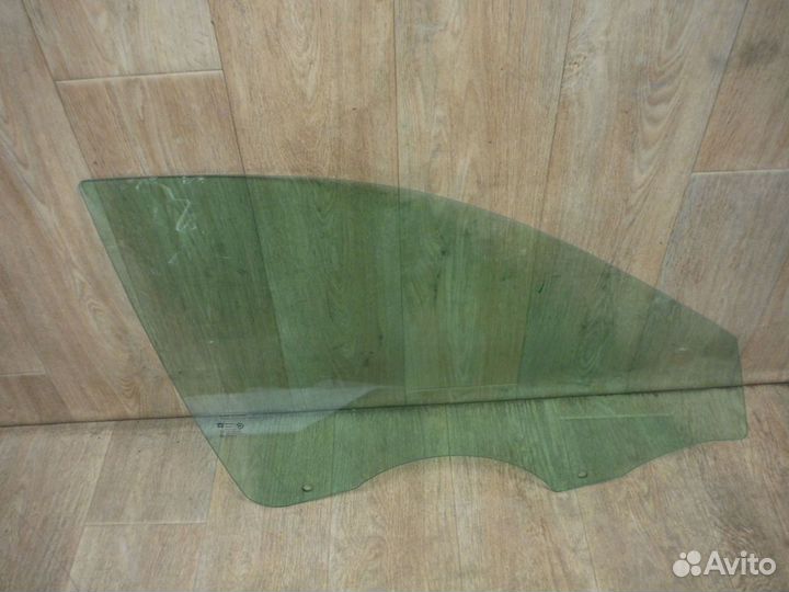 Стекло двери передней,правое chev Malibu VI 2013