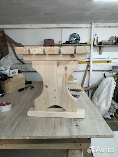 Лавочка деревянная