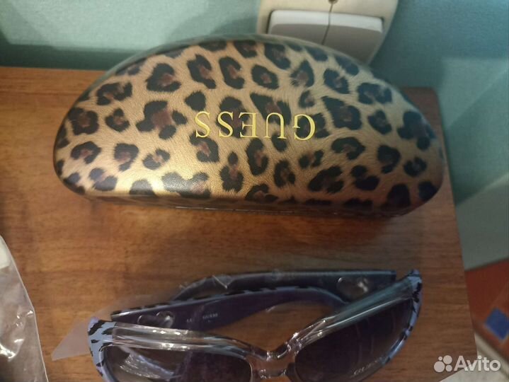 Солнцезащитные очки новые женские guess