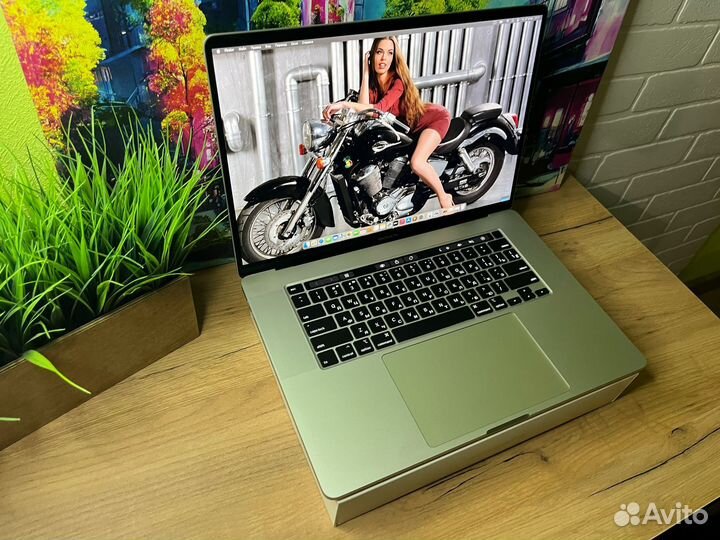 Macbook pro 16 2019 i9 1 tb Мощный