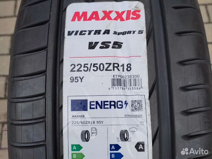 Maxxis Victra Sport VS5 225/50 R18 95Y