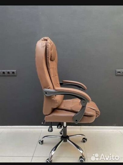 Офисное кресло