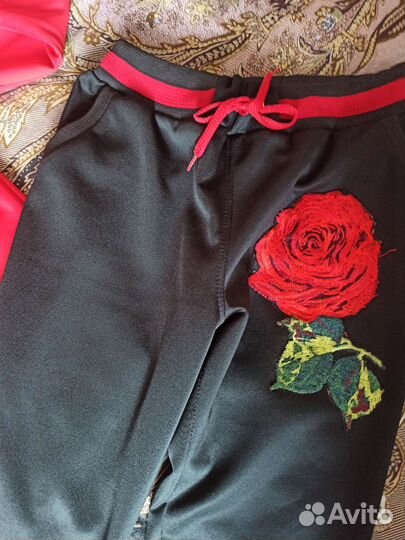 Спортивный костюм женский