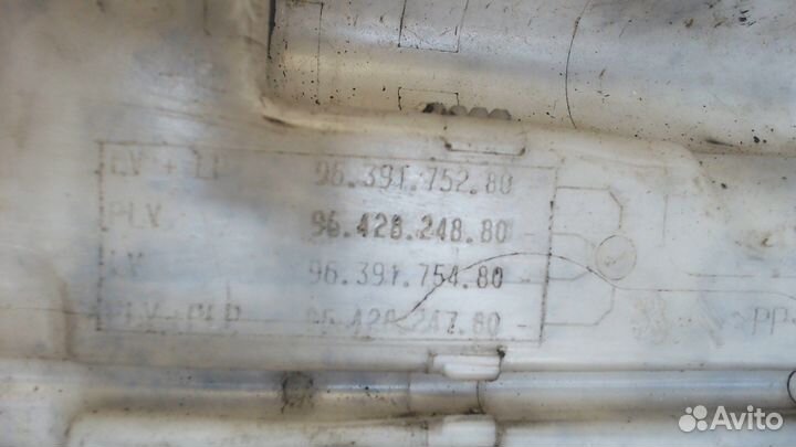 Бачок омывателя Peugeot 406, 2001