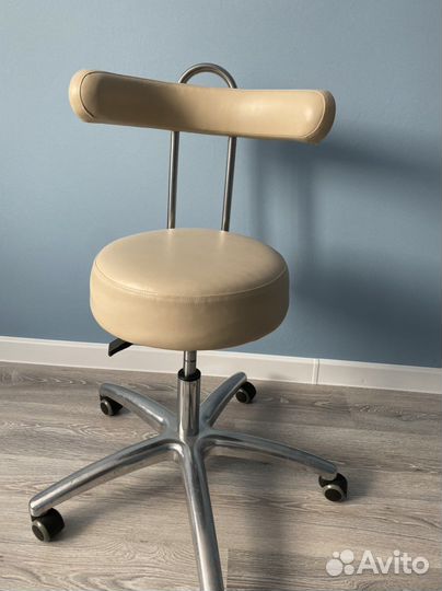 Косметологический стул