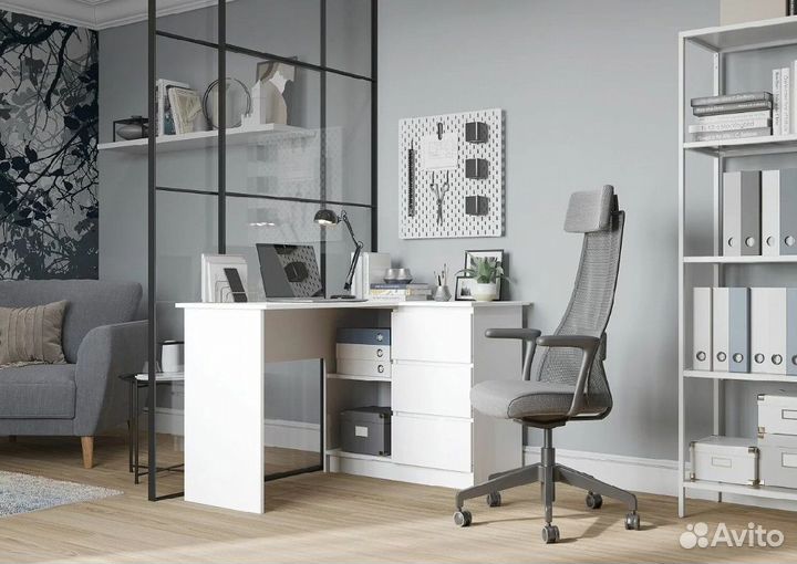 Письменный стол