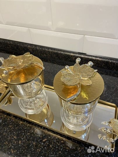 Поднос с креманками