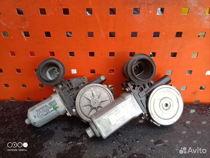 Моторчик стеклоподъёмника Toyota hilux