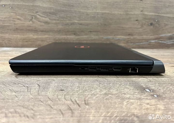 Игровой ноутбук Dell Inspirion 7000