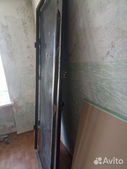 Железная дверь