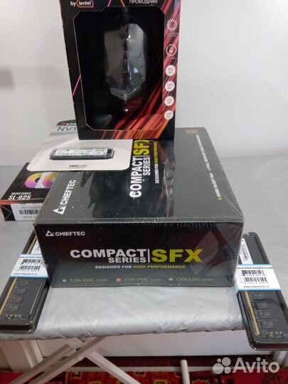 Core i3 12100 в ретро стиле