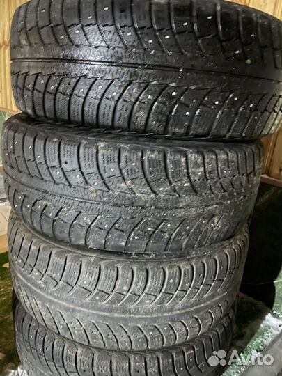 Achilles 2233 225/60 R17 23H