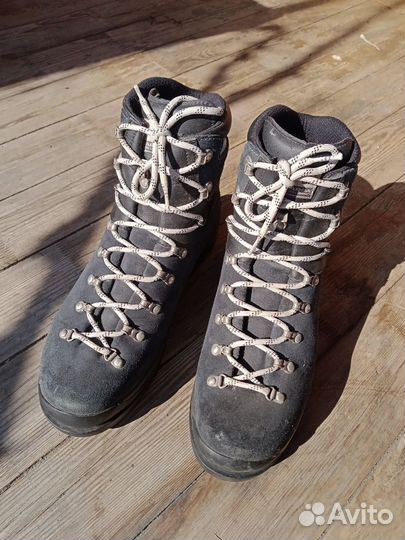 Горные ботинки