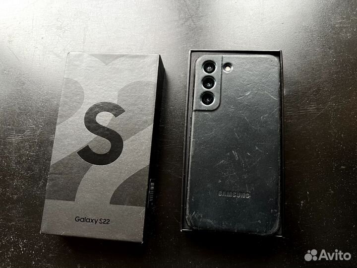 Samsung Galaxy S22, 8/256 ГБ