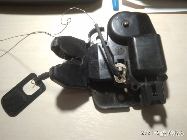 Замок крышки багажника Nissan Teana J31 2007г