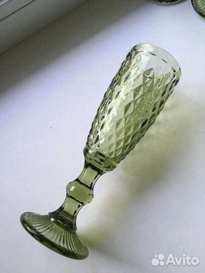 Бокалы под шампанское