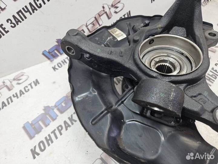 Поворотный кулак передний левый Toyota Camry 50